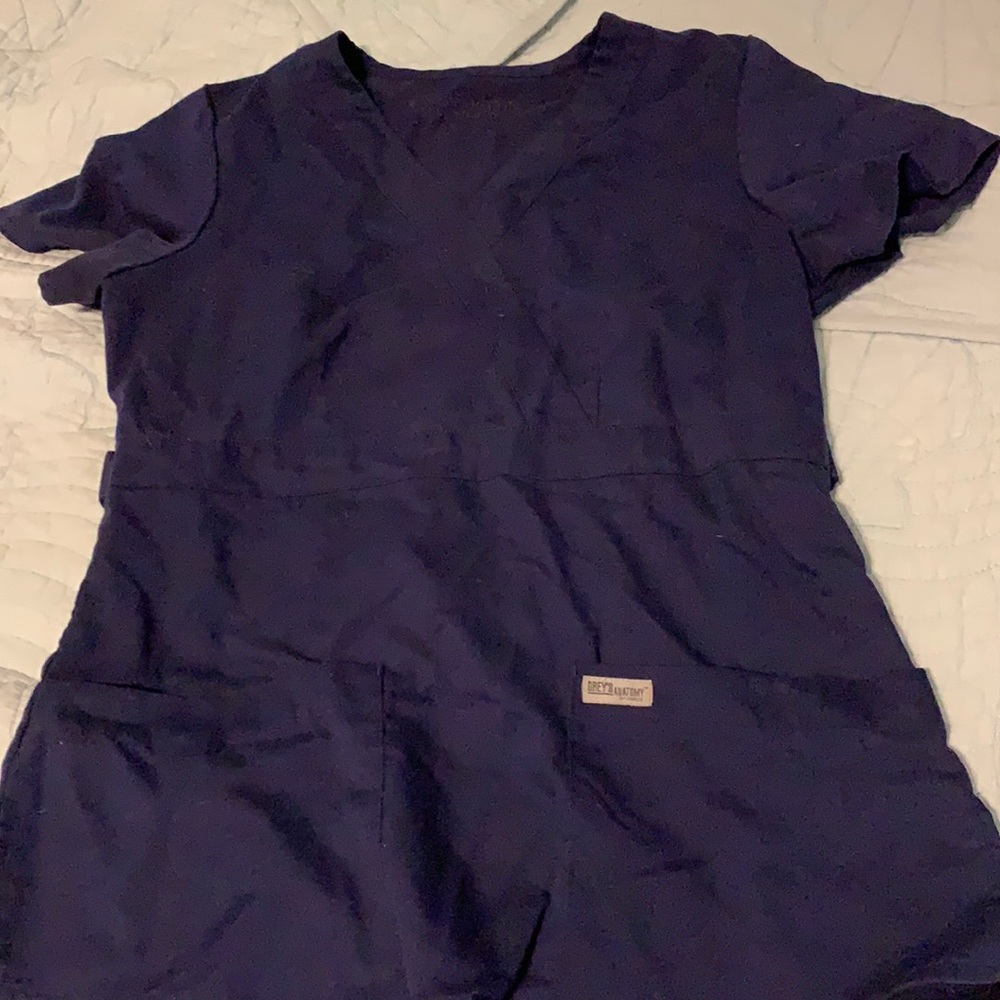 Women’s greys anatomy brand scrub top